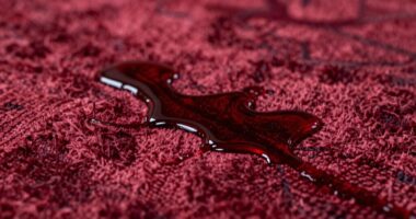 avoid pouring red wine
