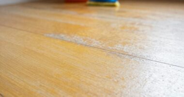 controllable vinyl floor yellowing