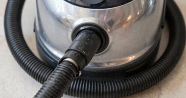 secure vacuum hose connection