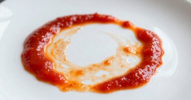 tomato stain color change