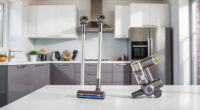 Best Dyson Cordless Vacuums for Hardwood Floors (2026) — Guide 18